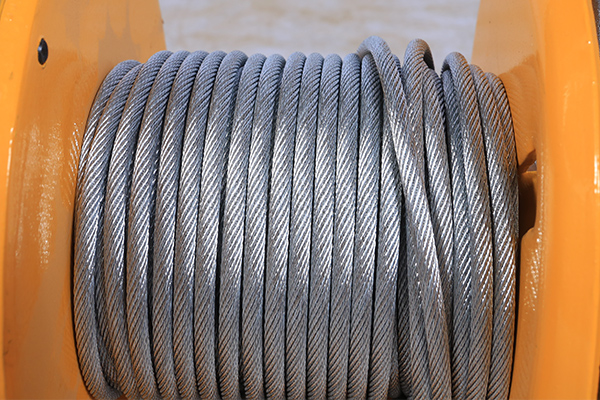 絞盤(pán)中的鋼絲繩 絞盤(pán)中的鋼絲繩